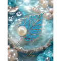 Broșă Pearl of the Leaf
