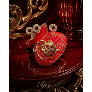 Broșă Lucky Red