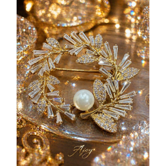 Broșă Crystal Crown